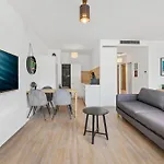 Lam Yacht Club - Terrace 10m2 Апартаменти Братислава